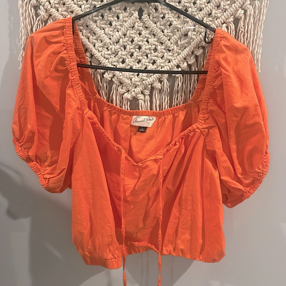 New crop blouse without tags